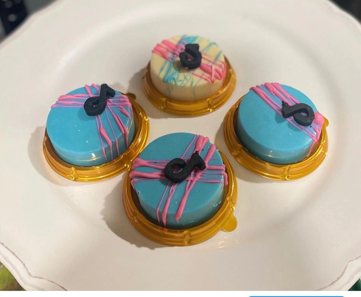 BellaNela Cakes dessert tray